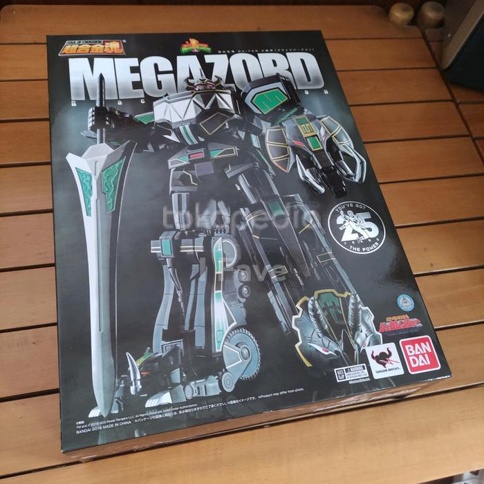 Bandai Soul Of Chogokin - SOC GX 72 B Megazord Black version / Daizyujin - Kyoryu Sentai Zyuranger /