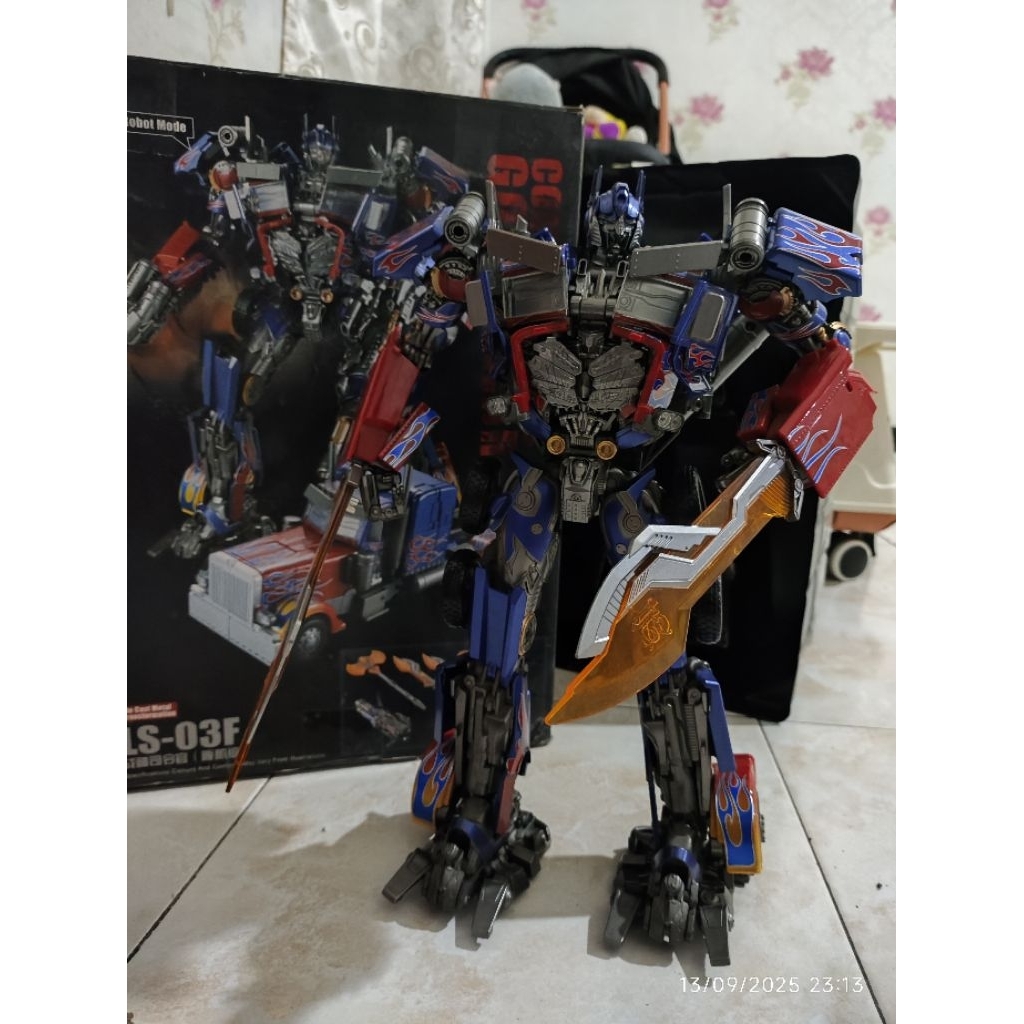 Robot Transformers Optimus Prime BMB LS03F