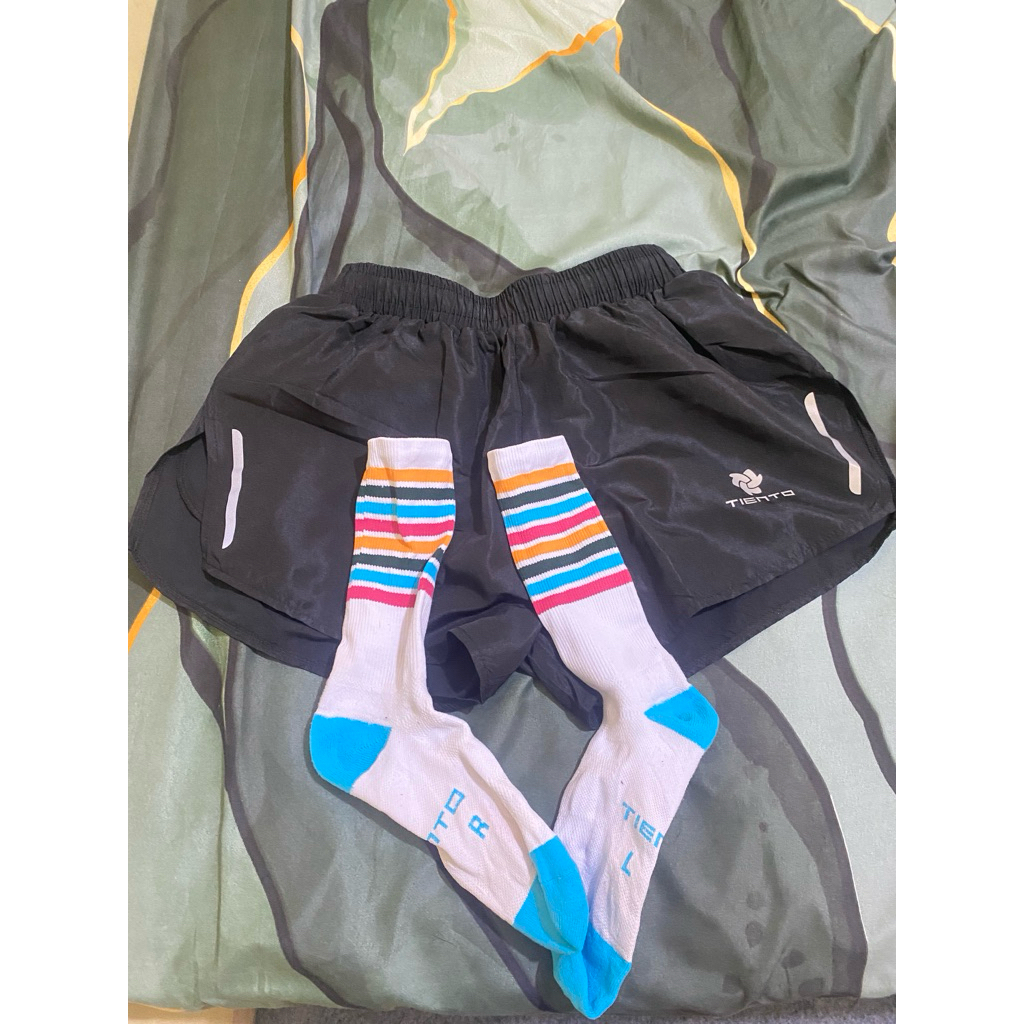 celana dan kaos kaki running tiento