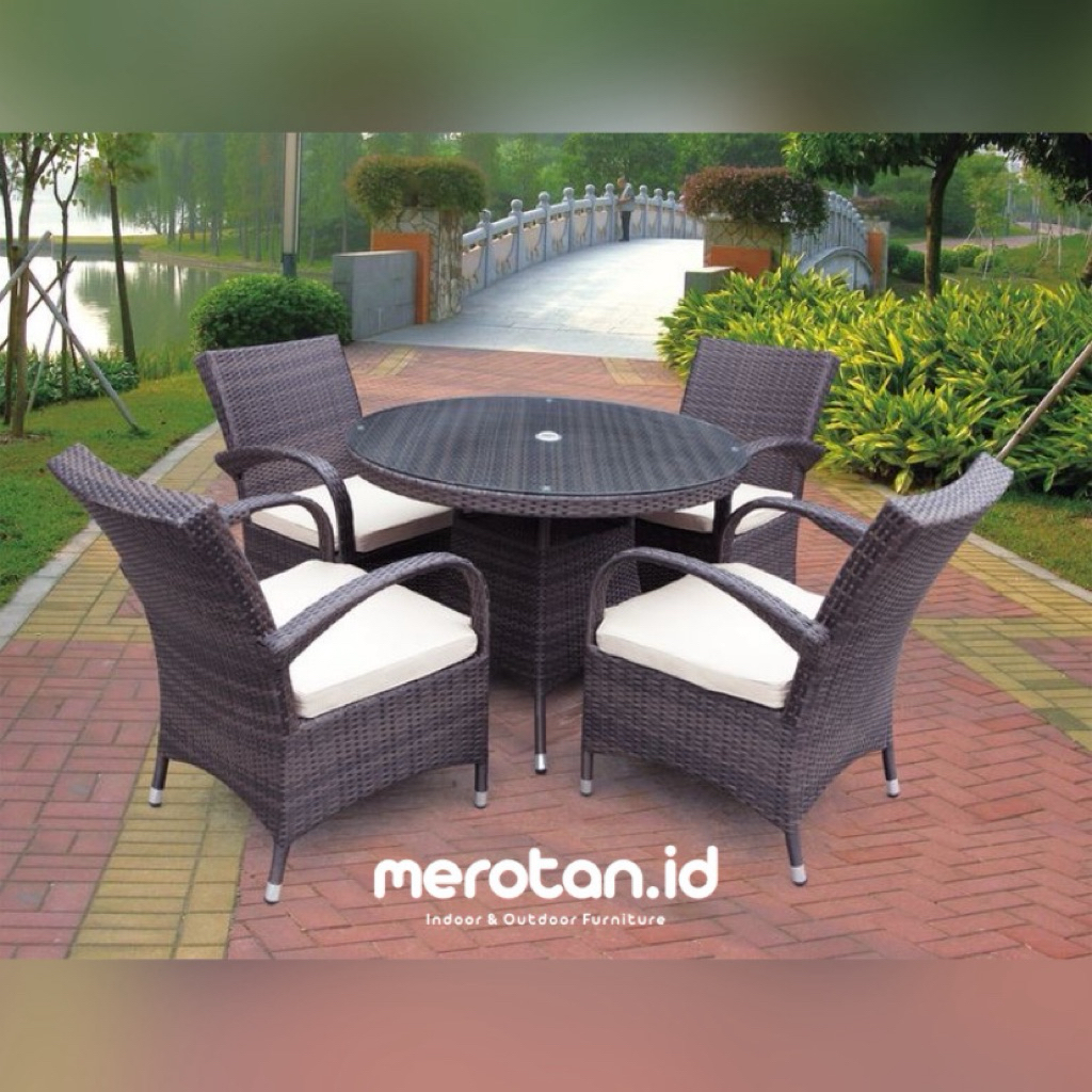 Set Kursi Makan Outdoor Rotan Sintetis / Set Meja Makan Outdoor Rotan Sintetis