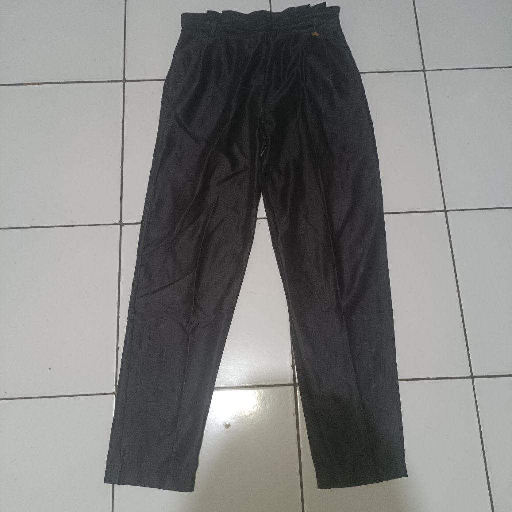 preloved celana bahan licin