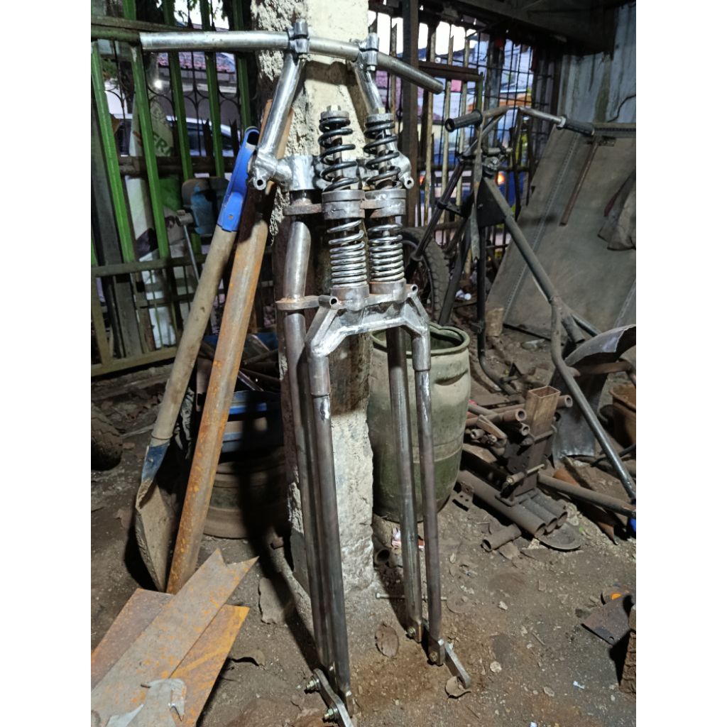 SPRINGER CHOPPER CUSTOM + RAISER STANG