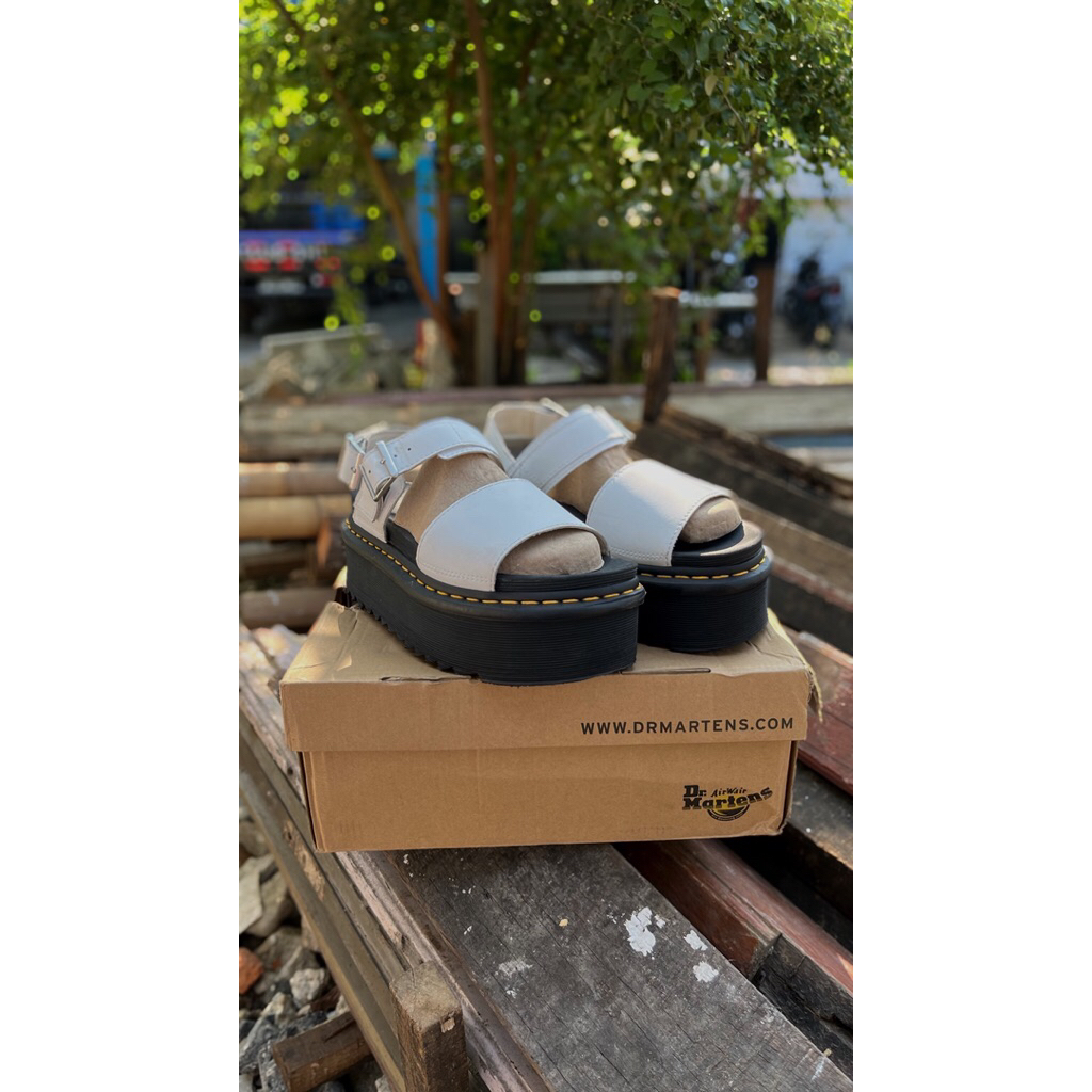 Dr martens sandals voss Quad women