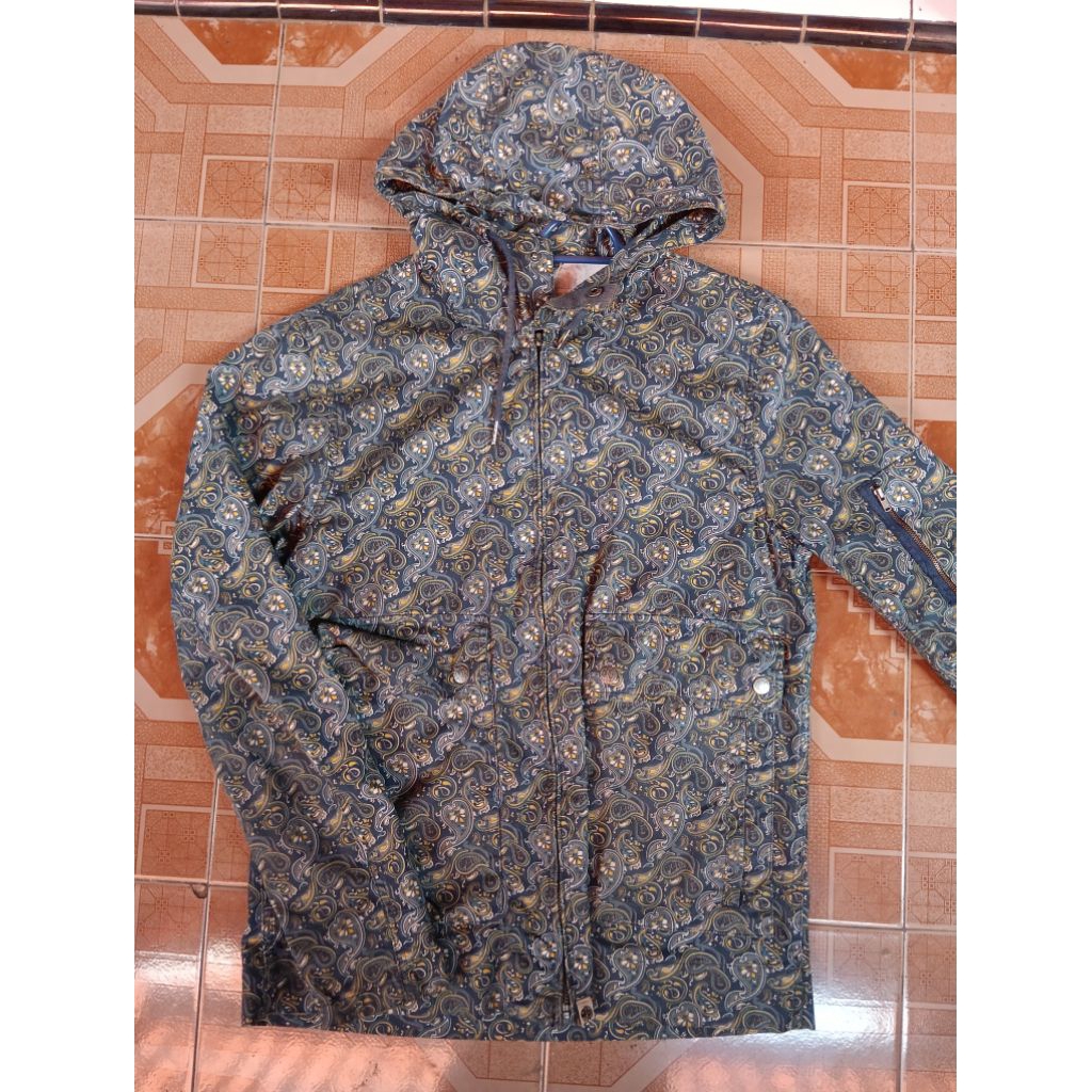 pretty green paisley