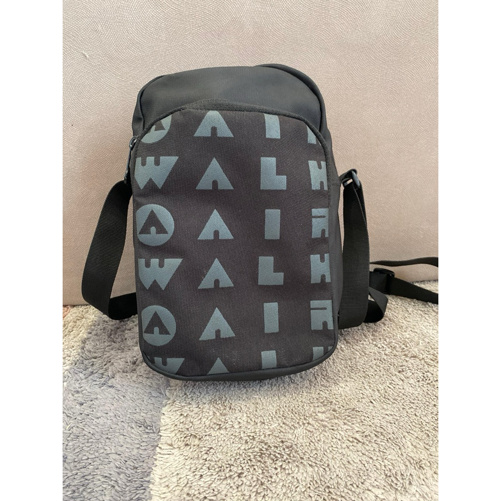 Tas Selempang Airwalk Sling Bag Black Hitam Preloved Murah