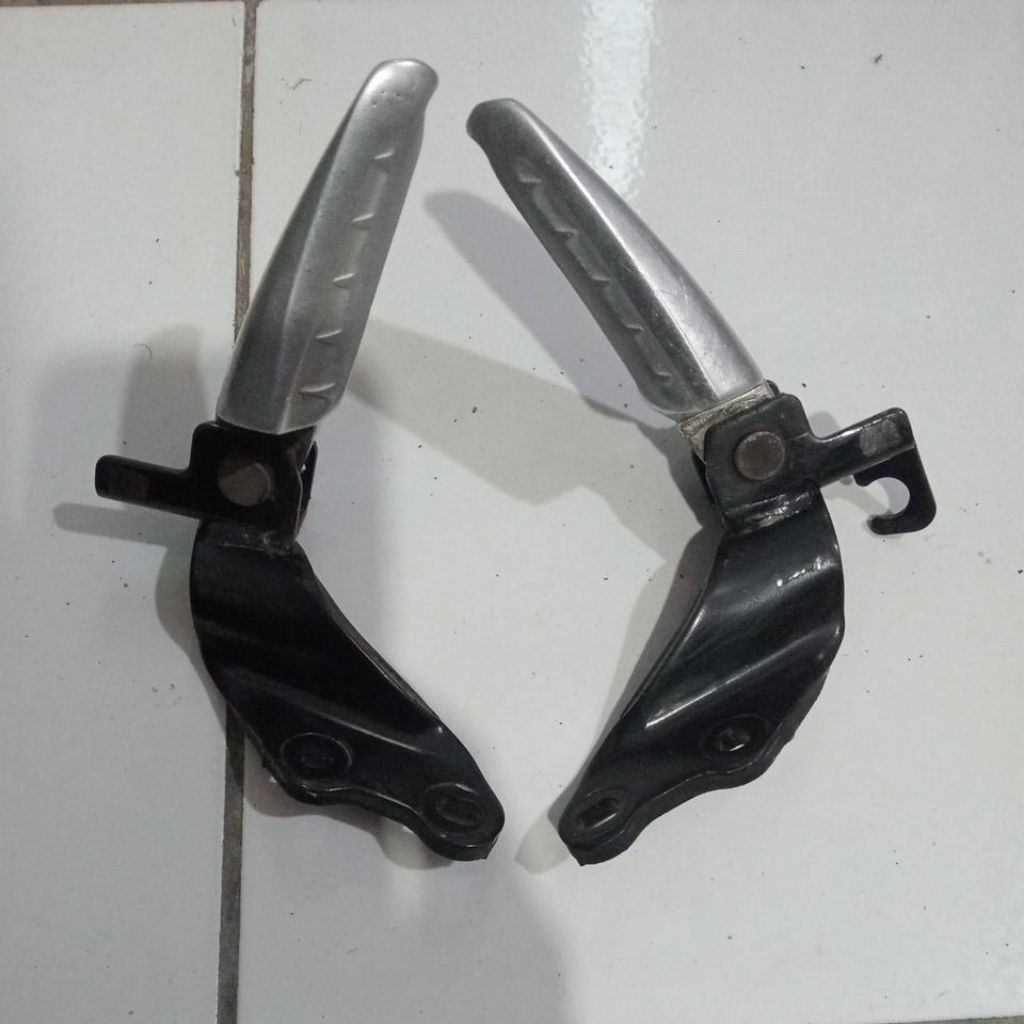 step belakang pijakan kaki kanan kiri yamaha mio j mio gt fino 110 soul gt 115 bekas original
