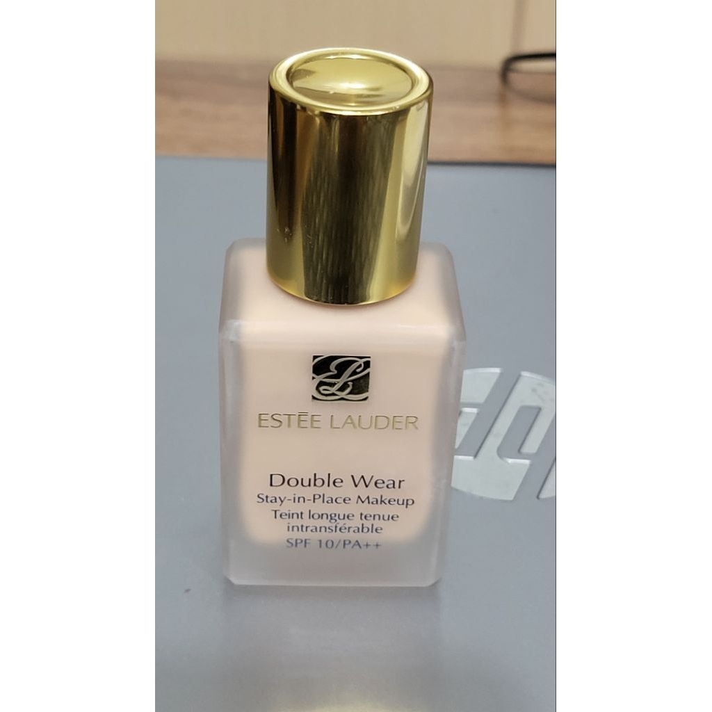 Preloved Foundation  Estee Lauder No.1C1 isi 99%