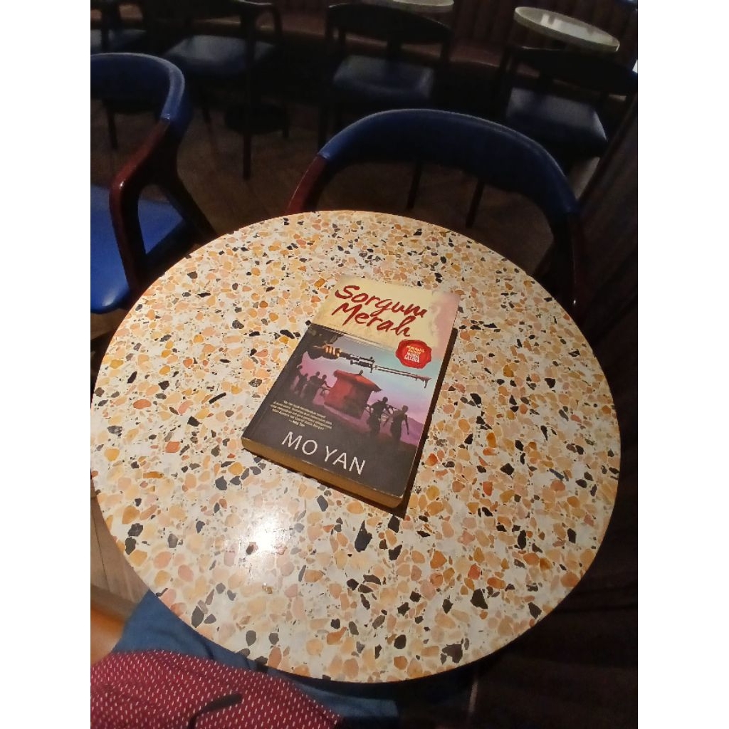 Buku "Sorgum Merah" karya Mo Yan