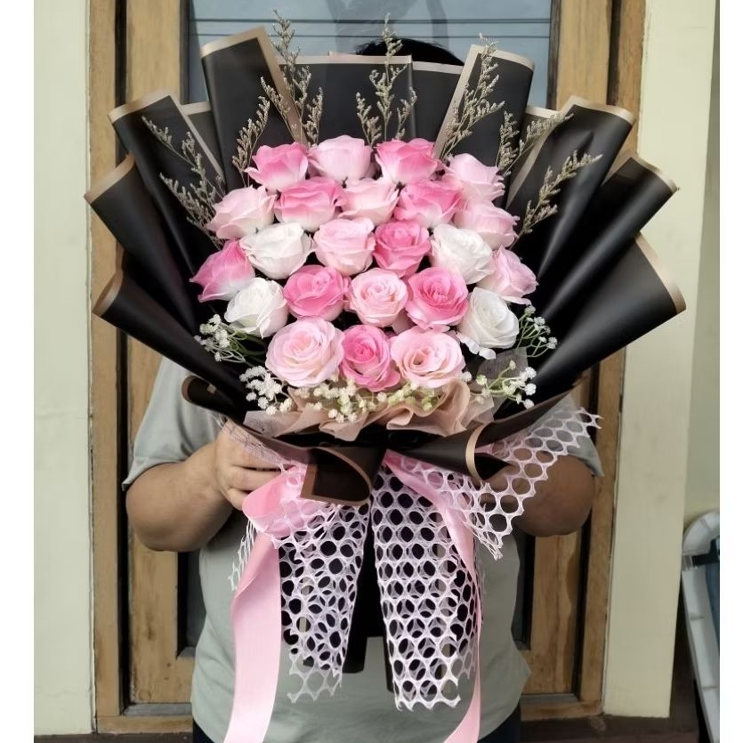 Buket Bunga ROSE BLACK PINK