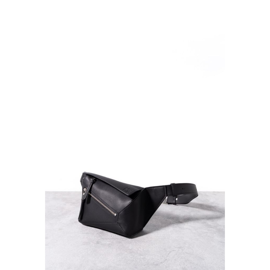 LOEWE Mini puzzle edge bumbag classic calfskin
Black