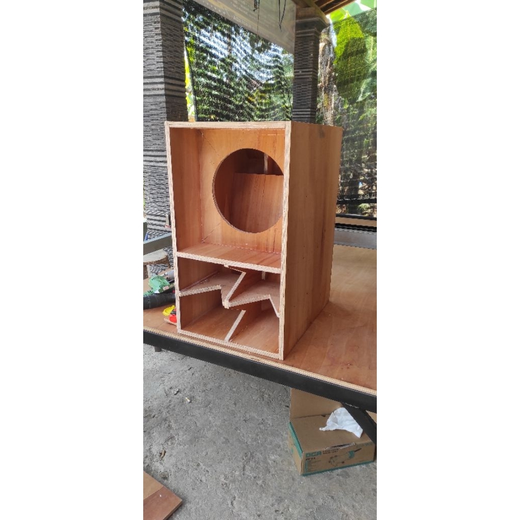 BOX CBS 12 INC SINGLE