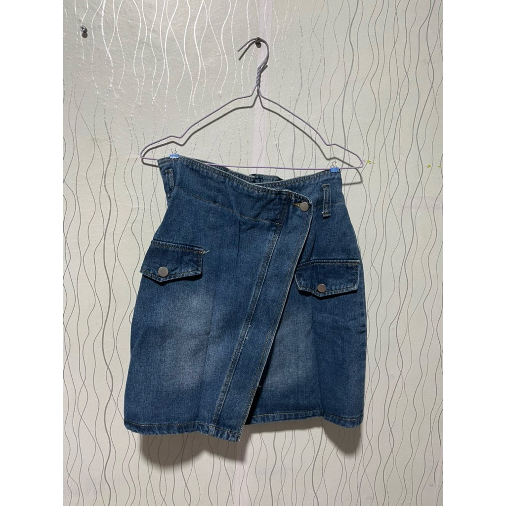 [ Preloved ] mini skirt jeans / rok pendek jeans