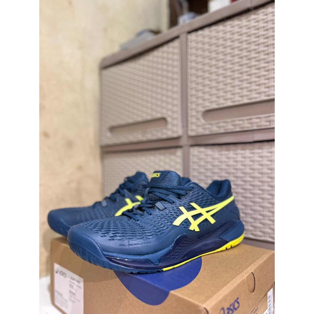 SepatuTenisAsicsGelResolution9