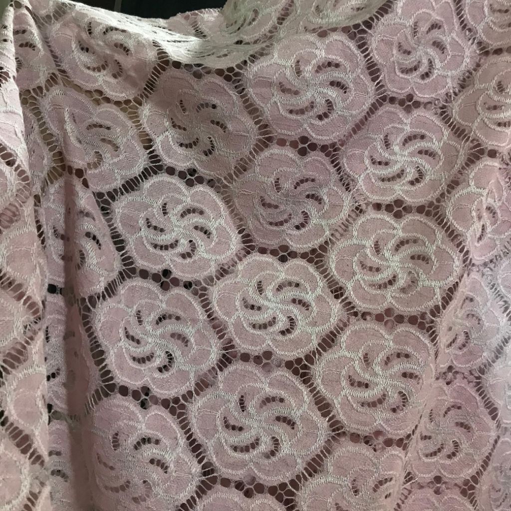 kain brokat katun - kain brokat katun premium - kain brokat semi Prada - kain kebaya brokat