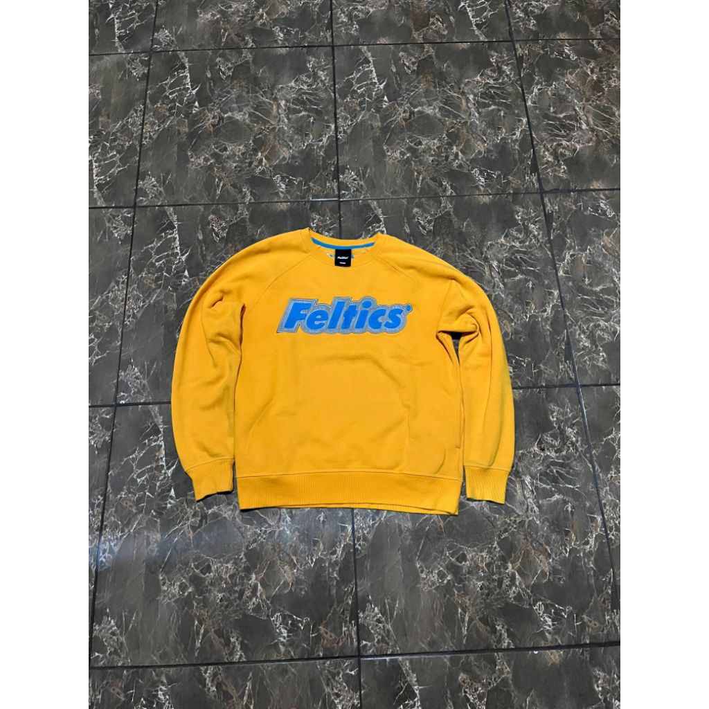 crewneck feltics nyala