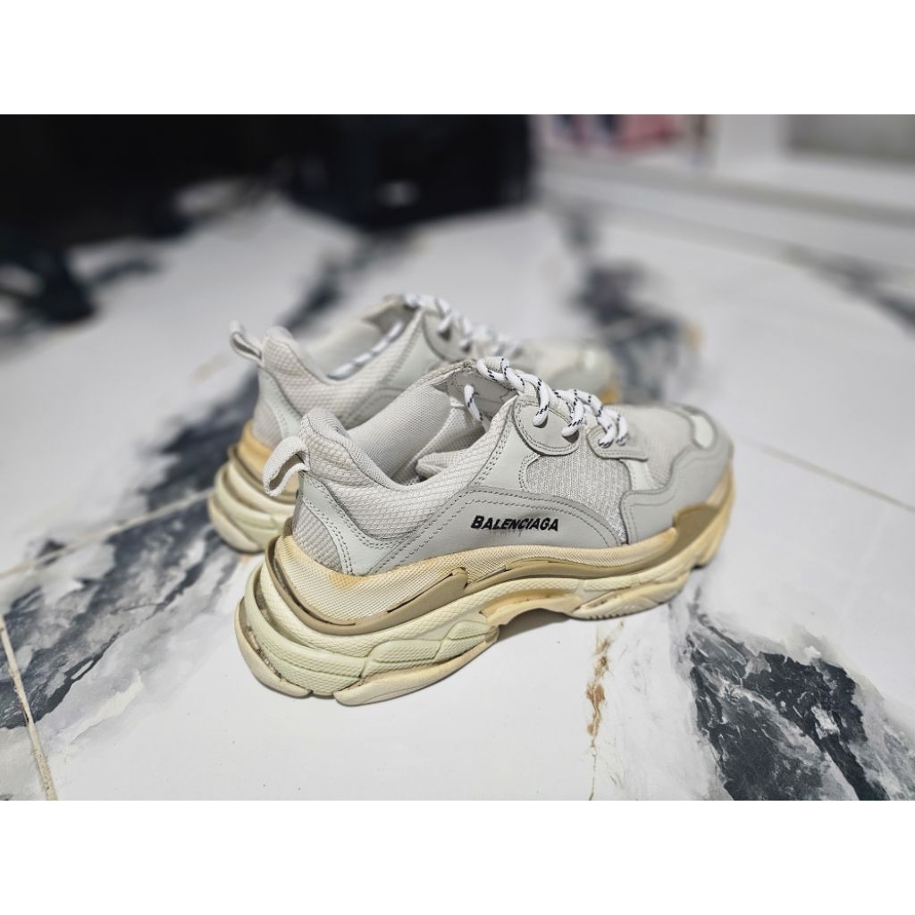SEPATU PRIA BALENCIAGA ORIGINAL BEKAS PEMAKAIAN