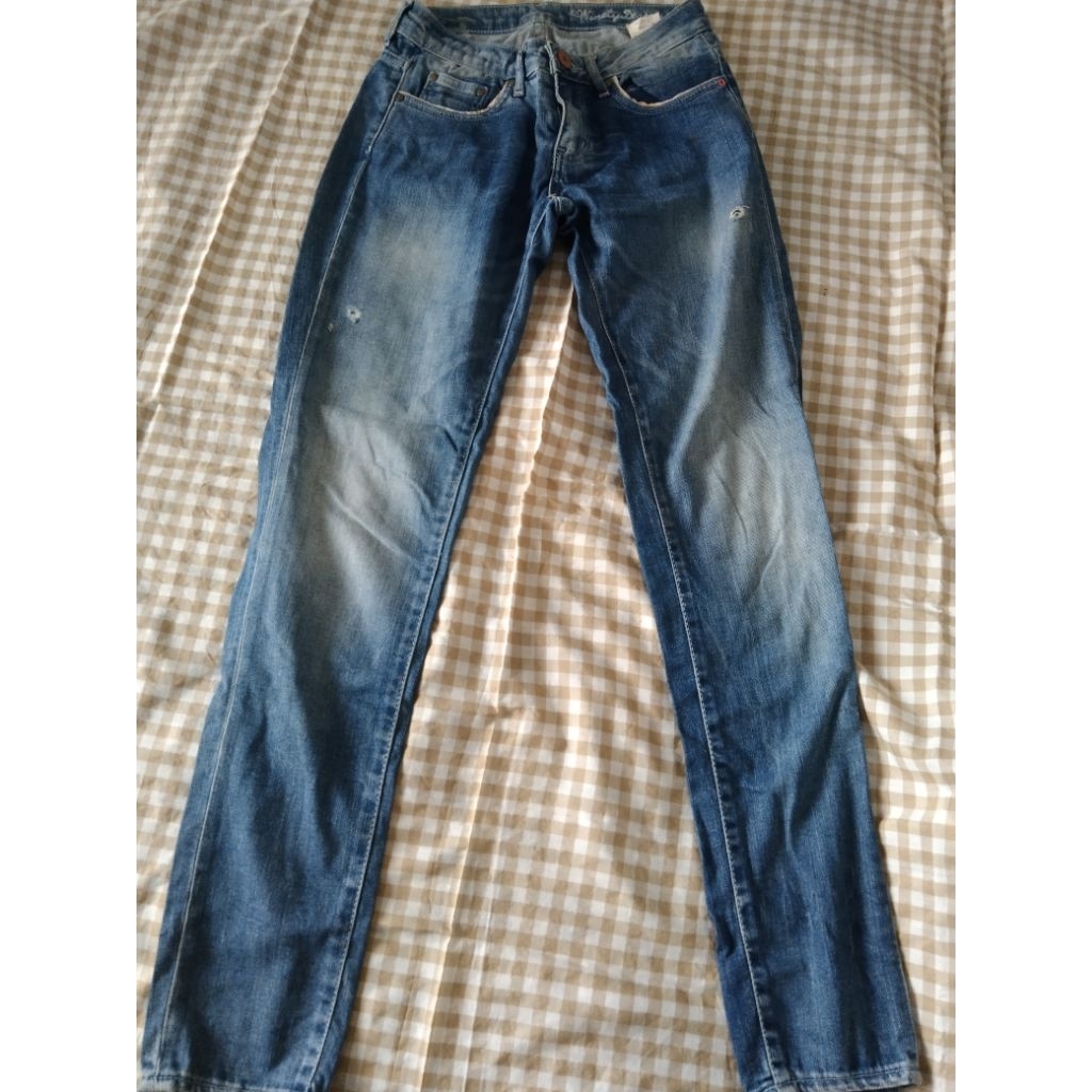 Jeans ninety degress