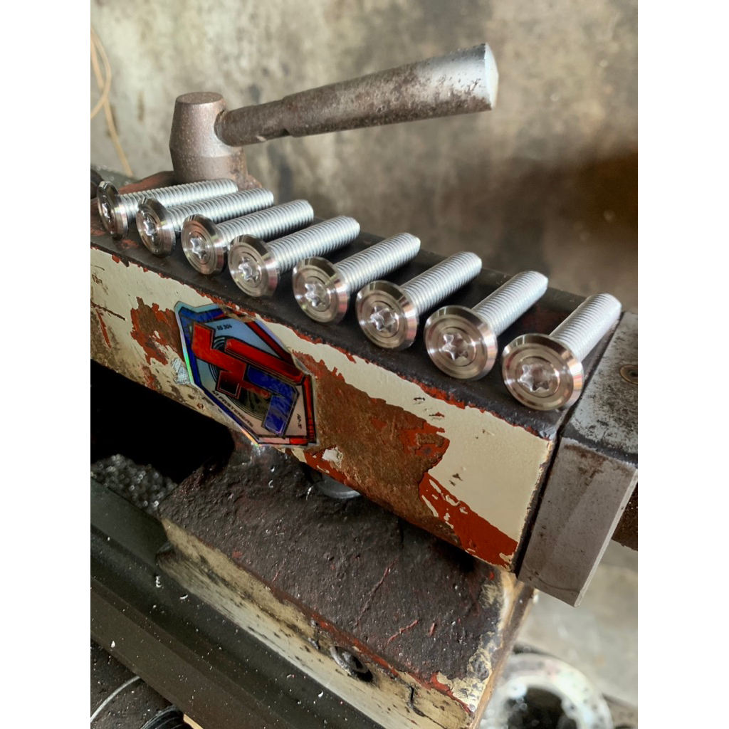 Baut stainless model slim kunci bintang m8 drat 12