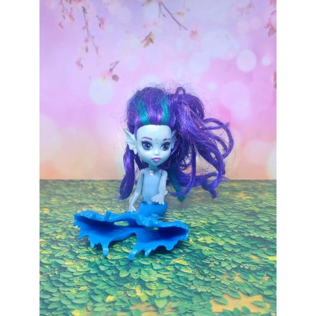 Preloved monster high monster family of lagoona blue ori mattel