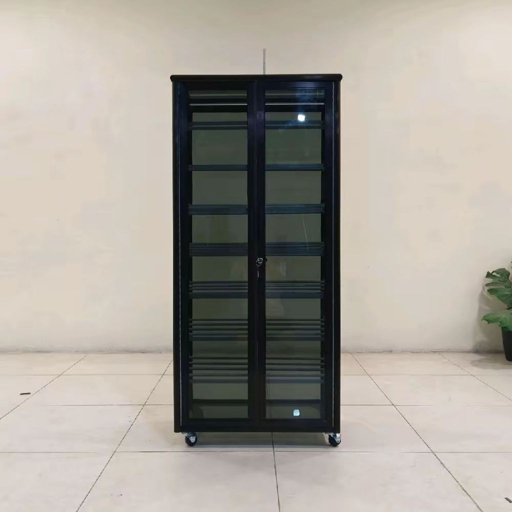 RAK SEPATU ALUMINIUM 8 SUSUN 65x38x143 CM WARNA BROWN KACA RIBEN PINTU KUNCI DAN BELAKANG KACA LRSS 