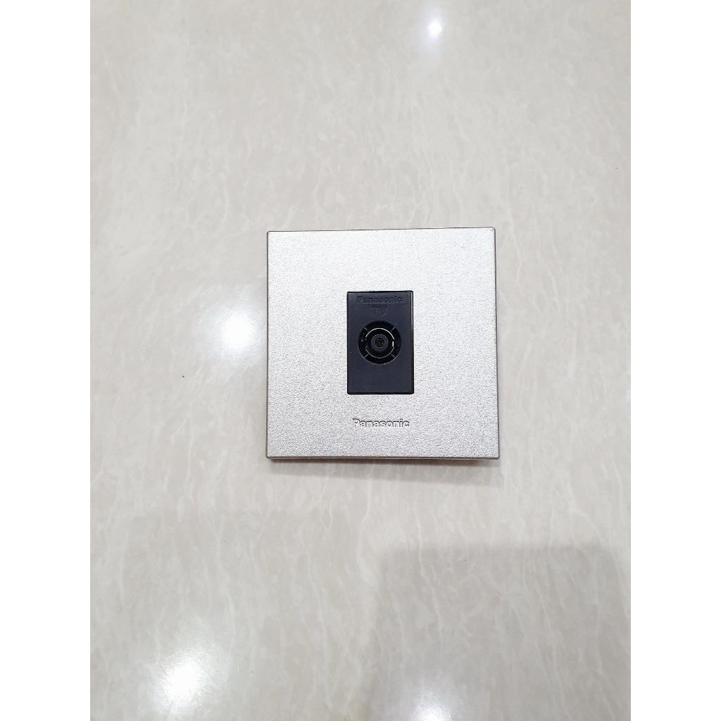 Panasonic StyleE Silver Outlet TV New