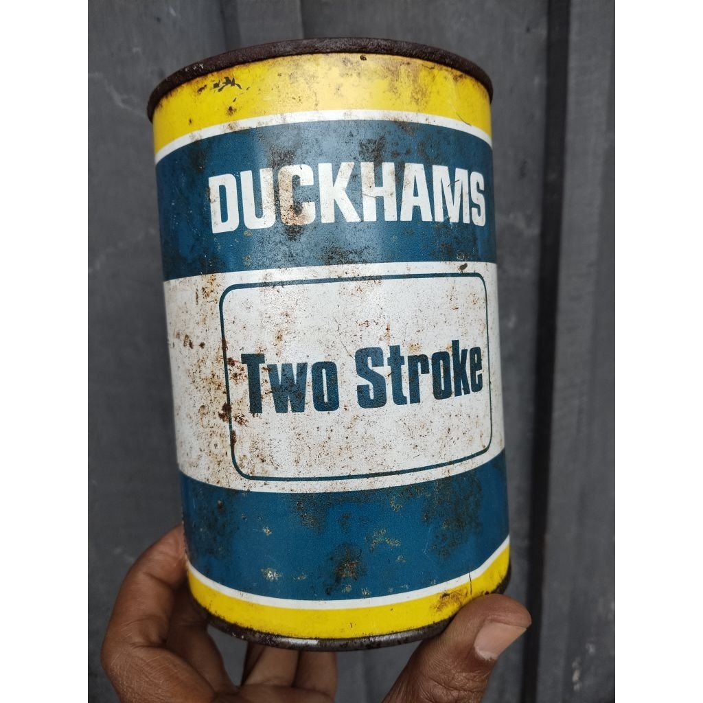 kaleng oli jadul kaleng oli lawas kaleng oli 2T kaleng oli samping kaleng oli vintage 2T Duckhams DU
