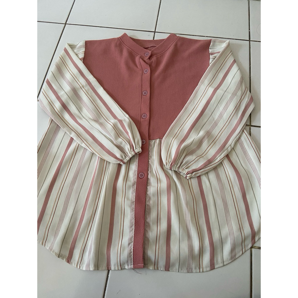 kemeja pink salur