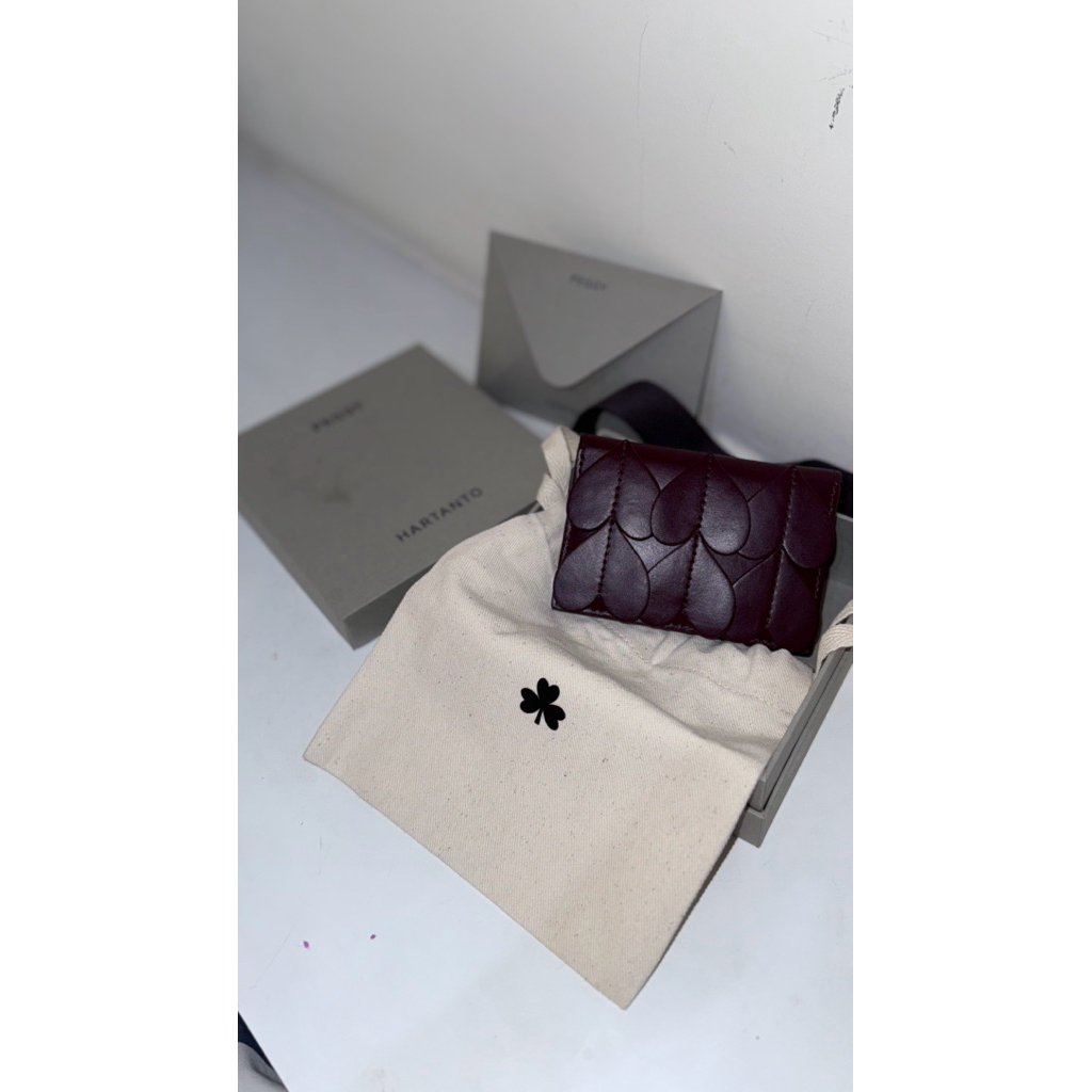 Peggy hartanto WINE card wallet preloved