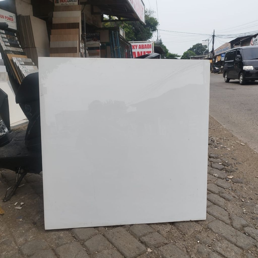 Granit lantai 80x80.Solid White/Indogress