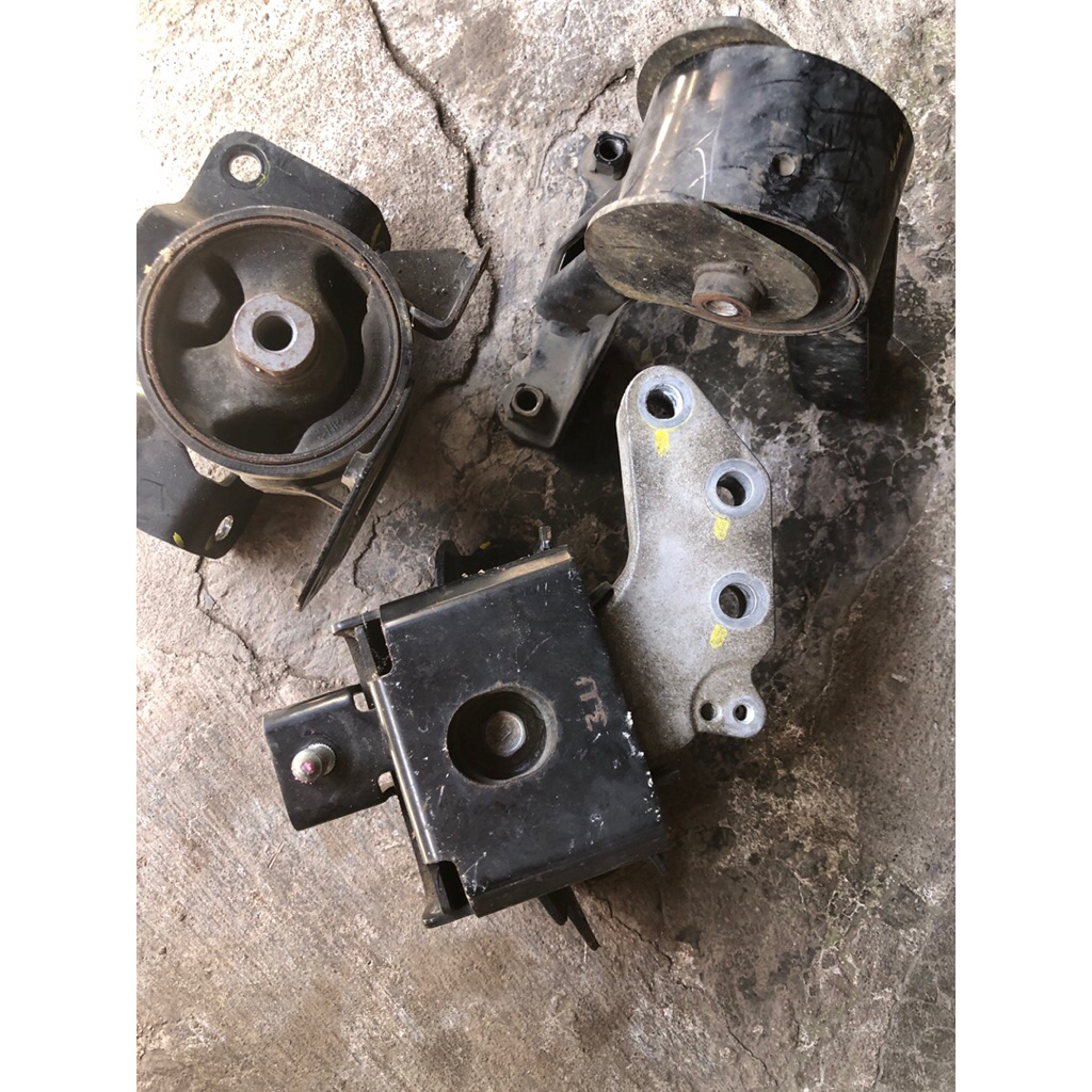 Engine Mounting Ertiga 2014