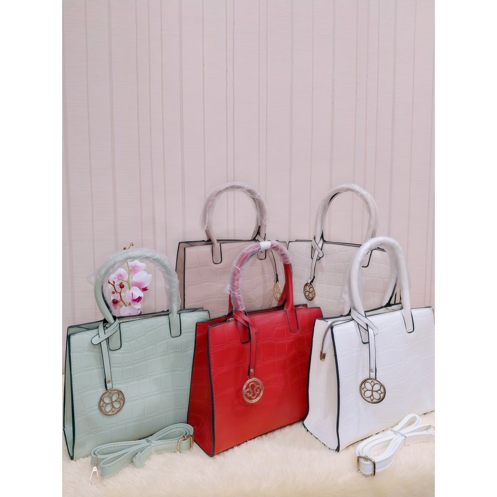 Tas Wanita Kotak List Hitam / tas wanita