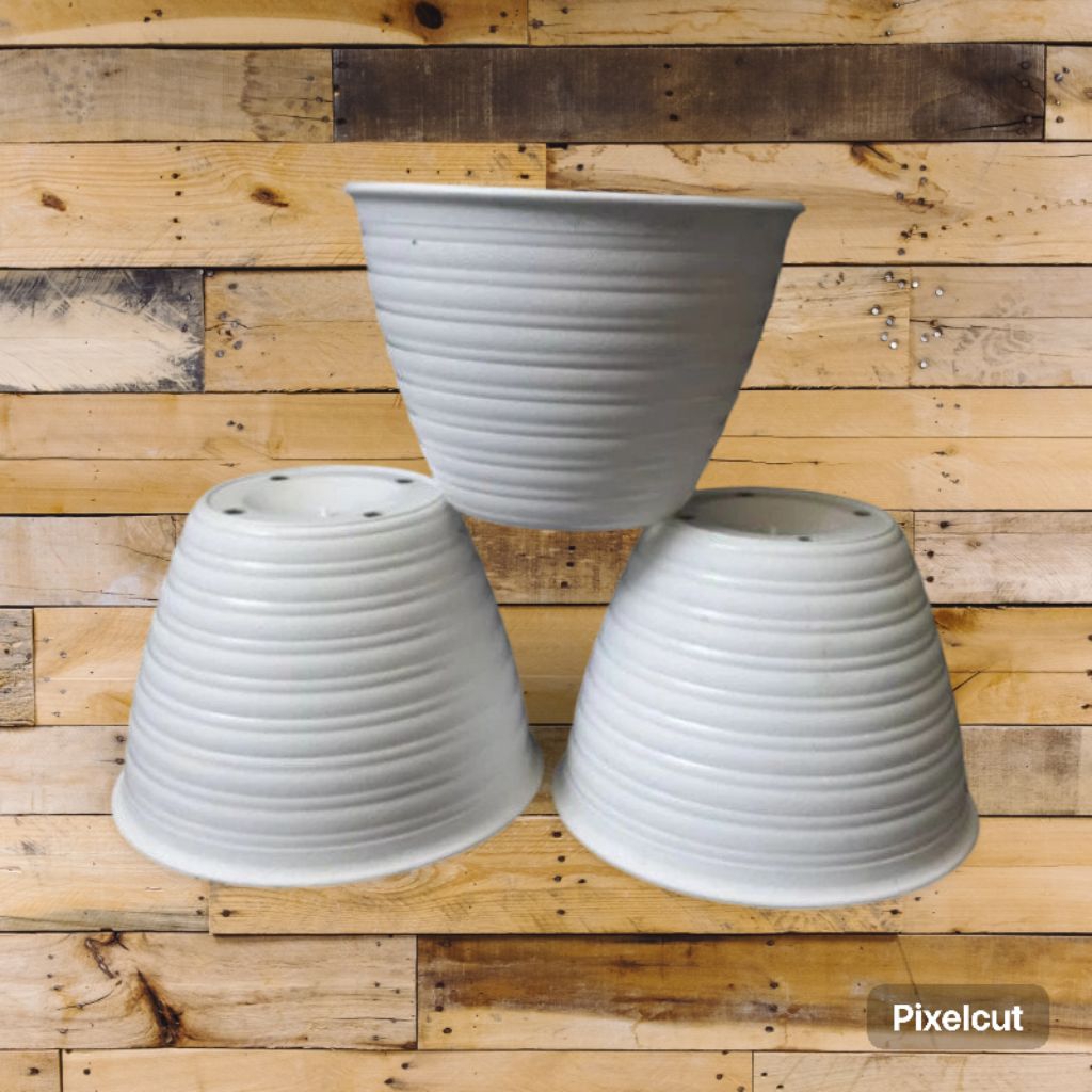 pot tawon 12 putih Mdn 12, pot kekinian, pot putih murah,pot kecil putih imut