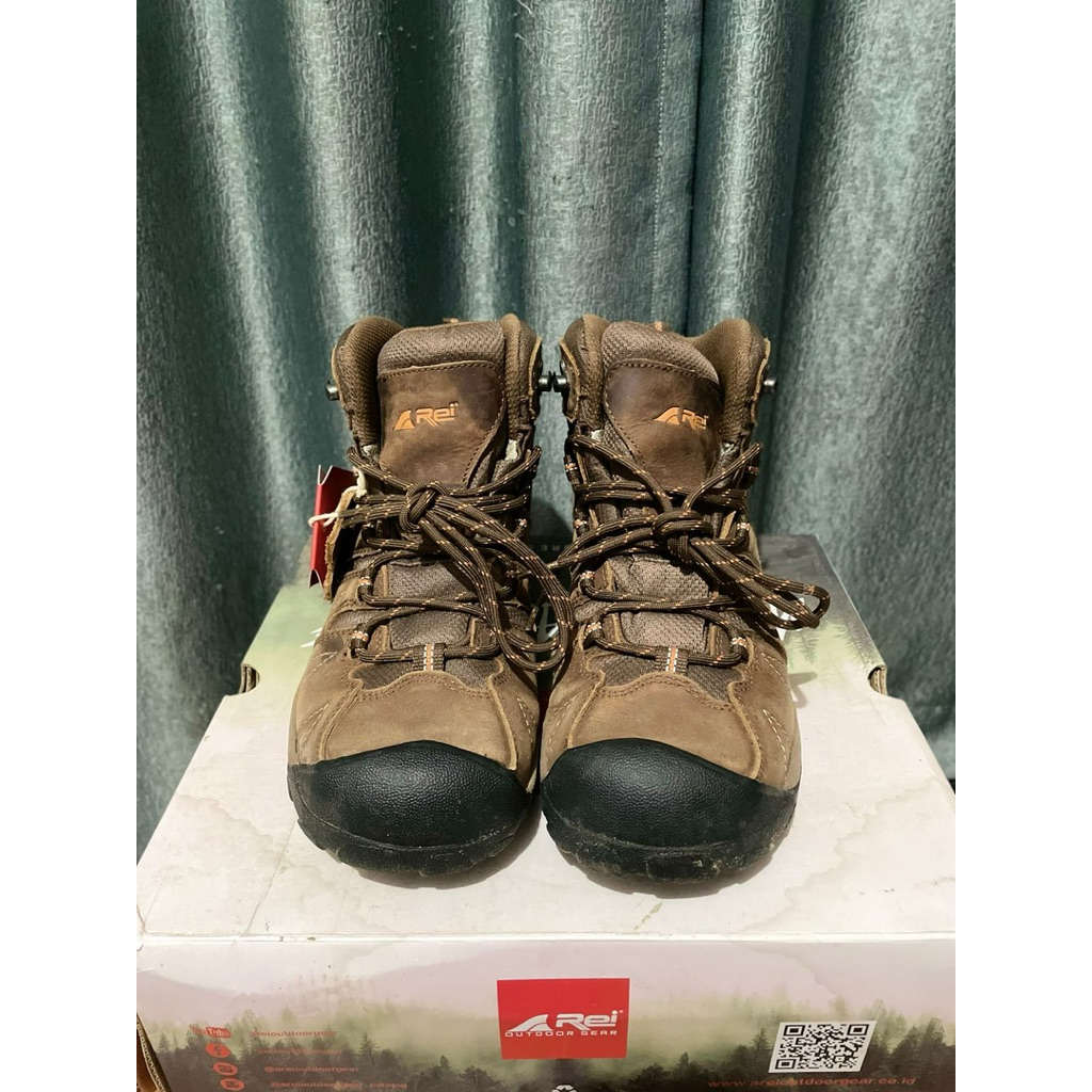 Sepatu Gunung Rei (Preloved)