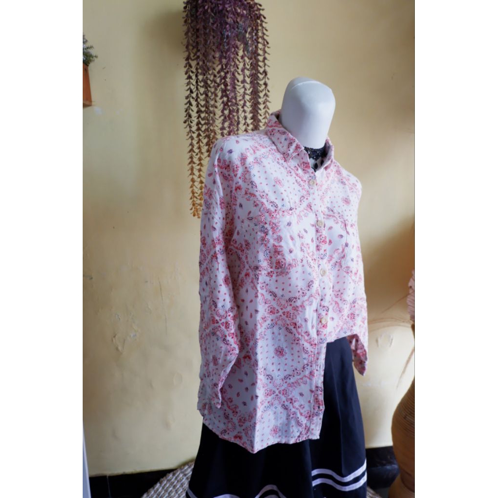 Thursday Island Kemeja