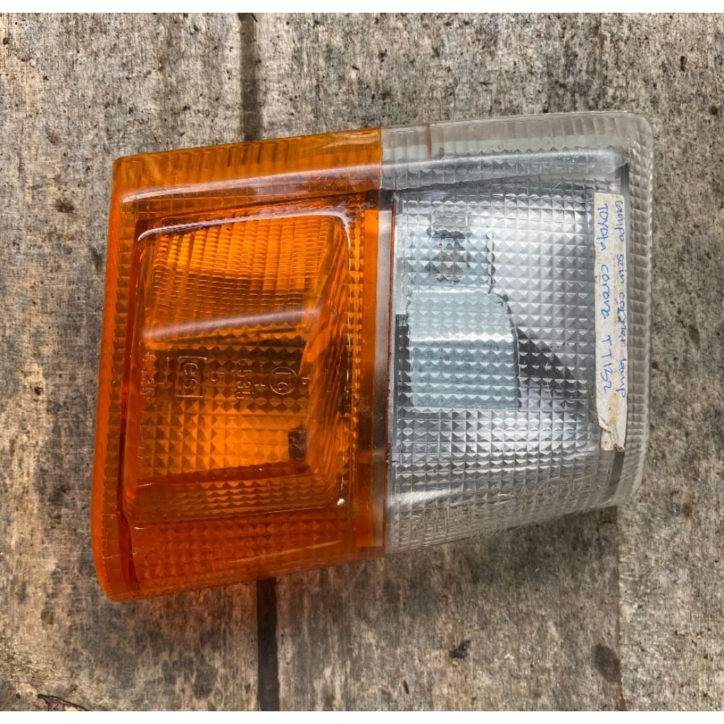 Lampu sein corner lamp toyota corona TT132 kanan