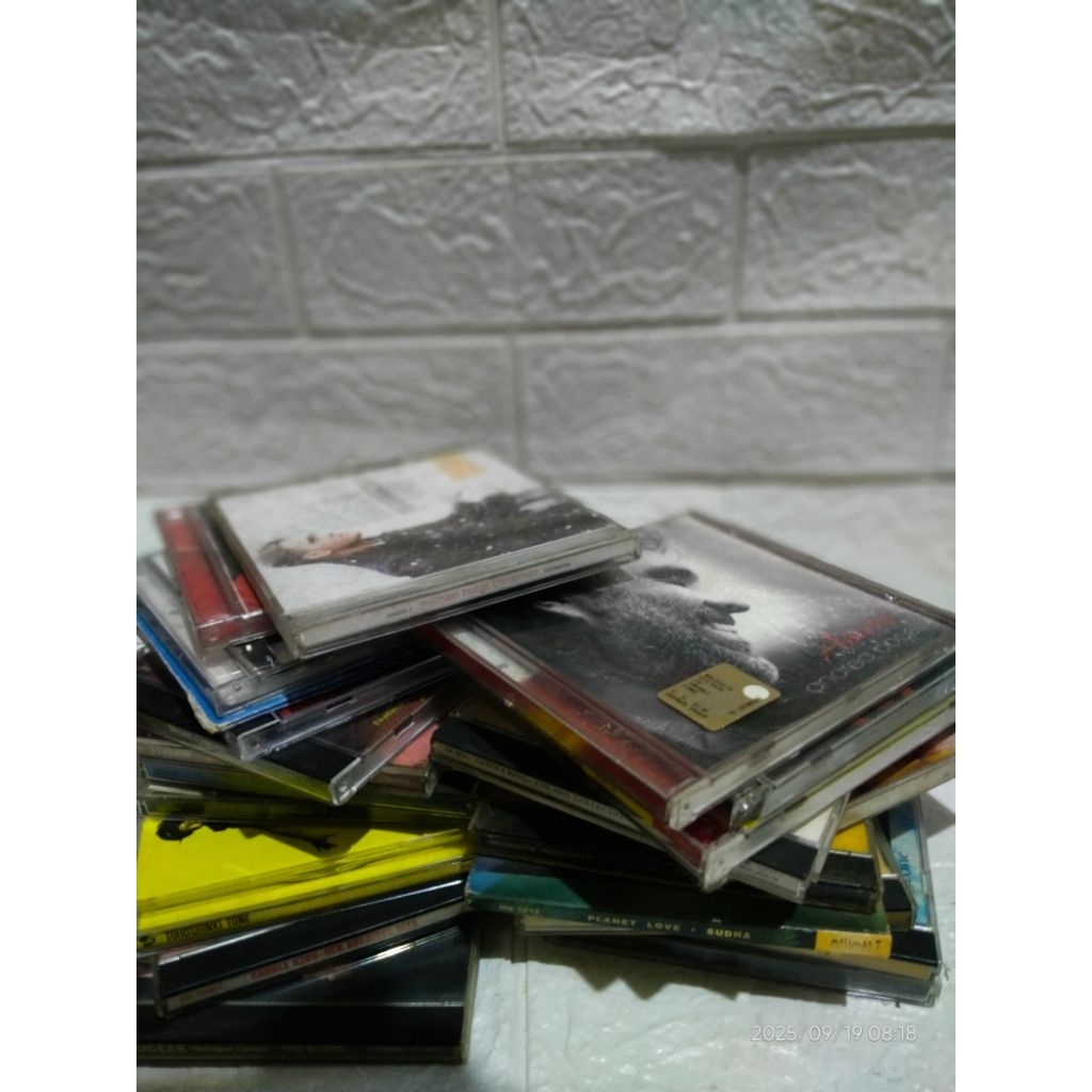 KASET CD ORIGINAL BARAT BARANG JADUL BARANG ANTIK BARANG UNIK