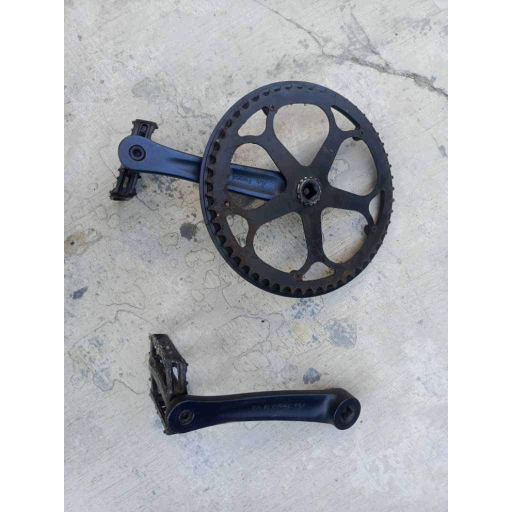 crankset plus pedal sepeda lipat Pacific