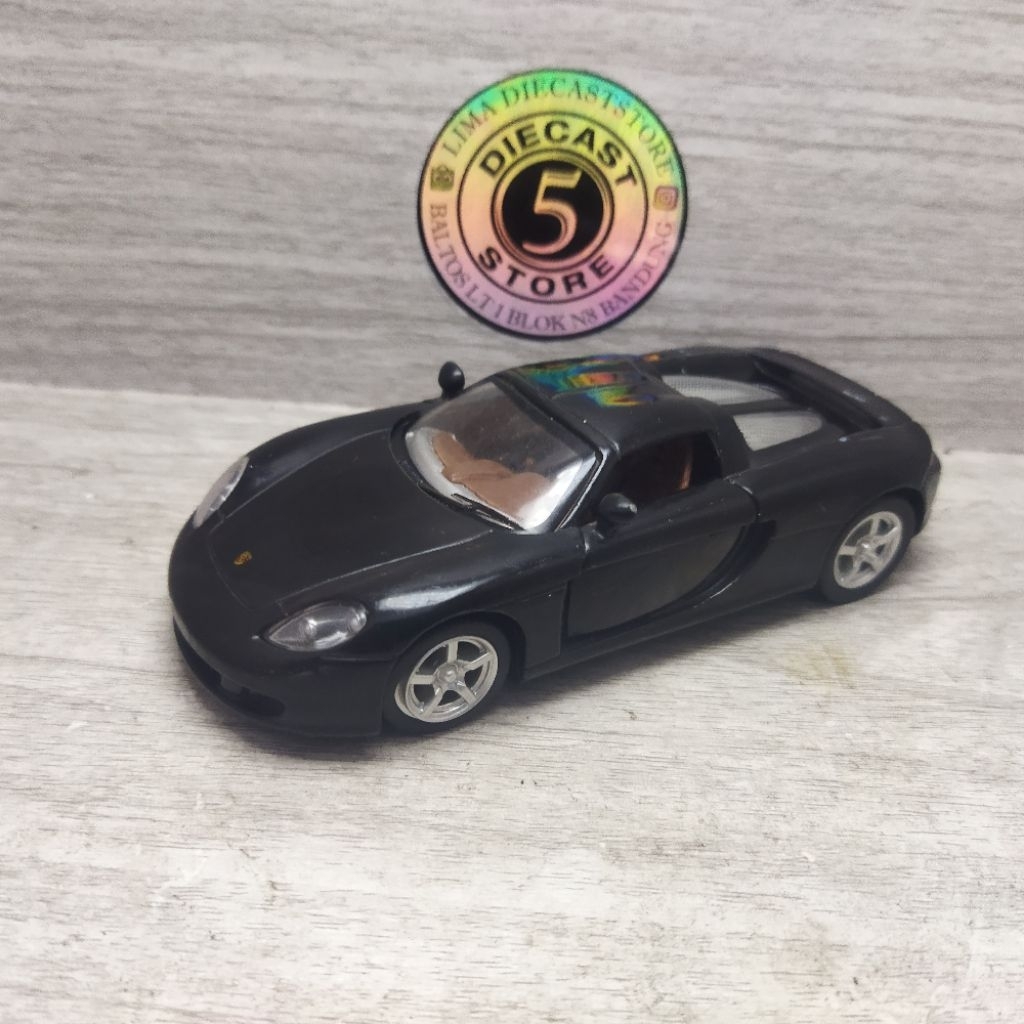 kinsmart skala 1/36 porsche carrera gt