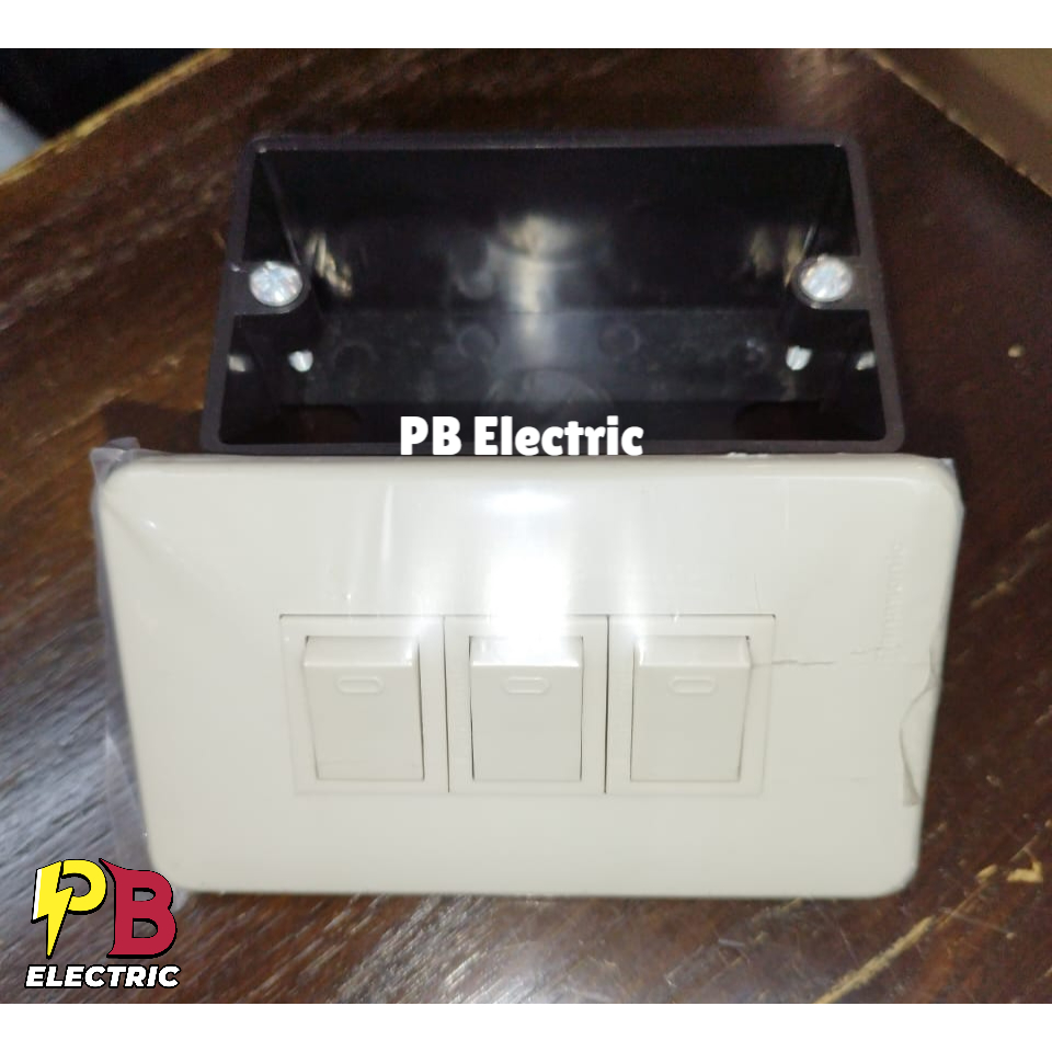Saklar Grid Switch 3 Mata Panasonic / Saklar Grid Switch 3 Gang Panasonic + Inbodus Plastik / Saklar
