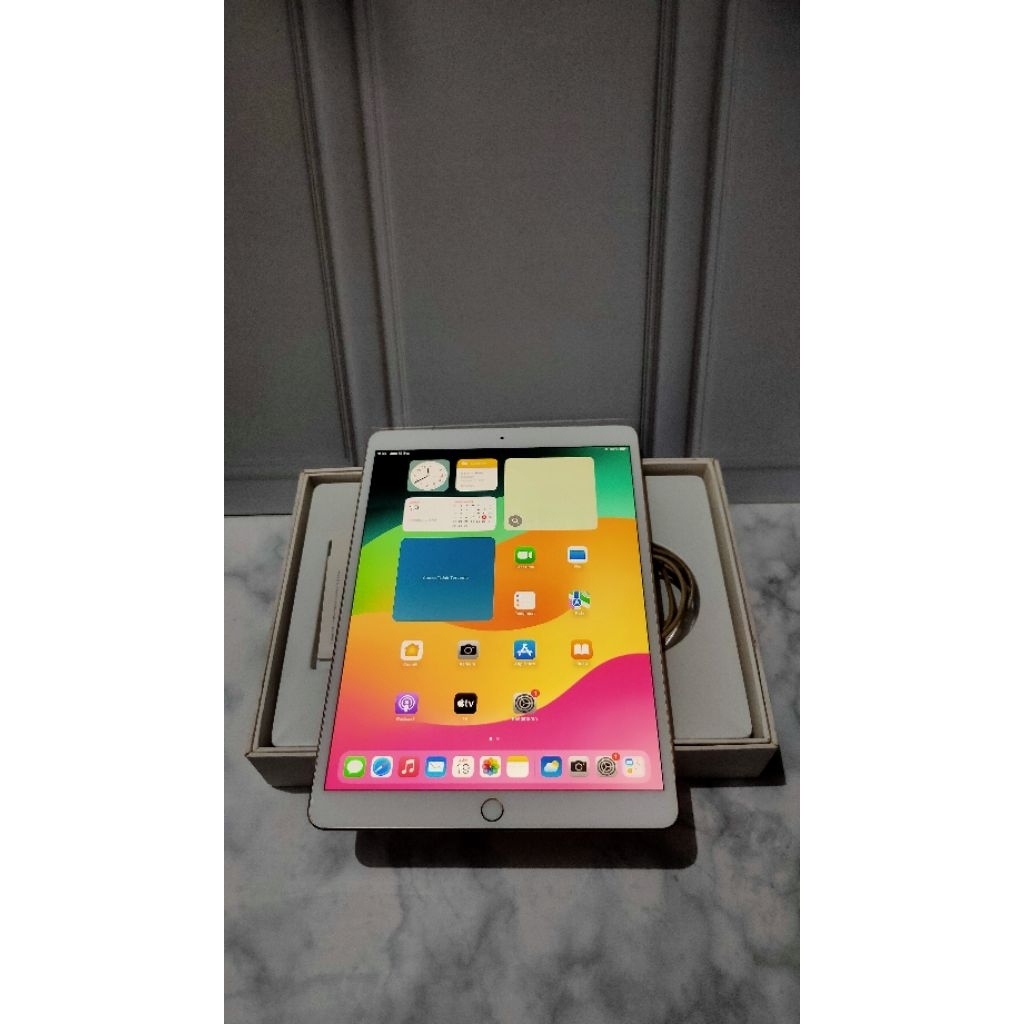 Apple iPad Pro (2017) 10" | 256GB | ibox | Wifi & Cellular