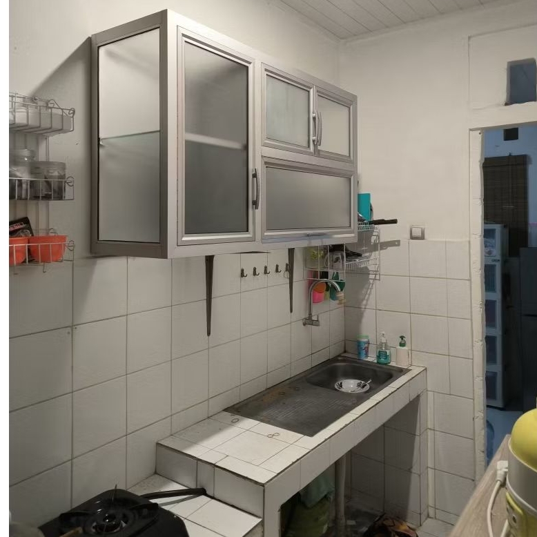 LEMARI DAPUR GANTUNG ALUMINIUM SILVER/LEMARI DAPUR ATAS ALUMINIUM SILVER/LEMARI GANTUNG ANTI RAYAP D