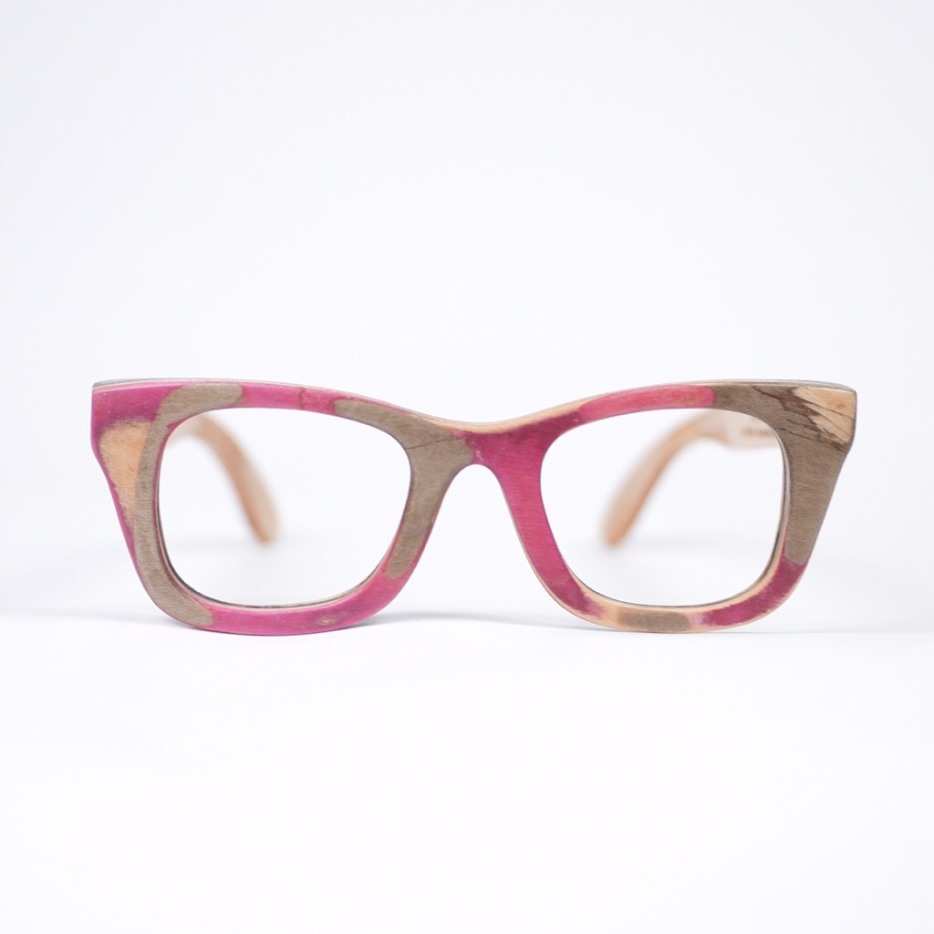 Kacamata kayu bekas skateboard