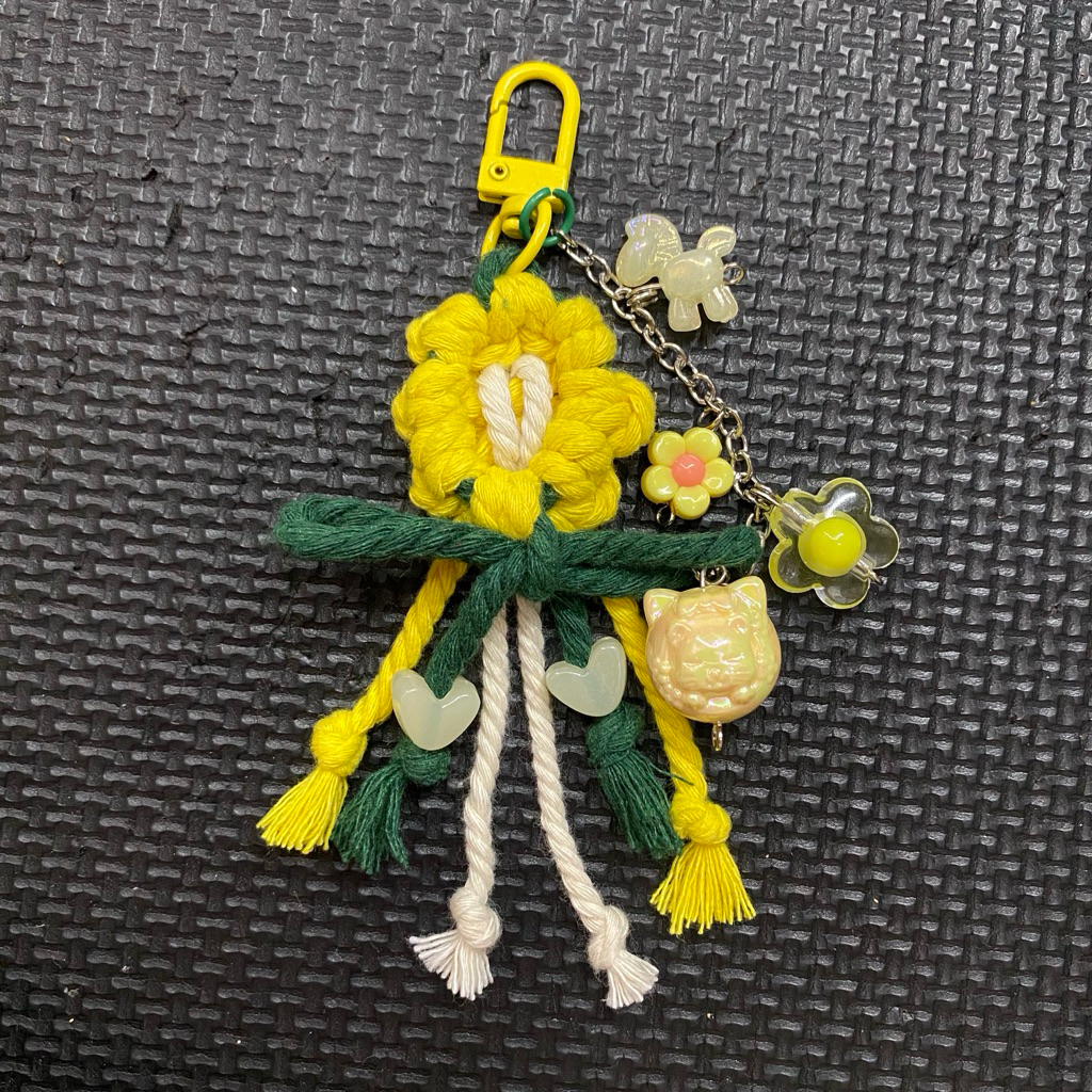 Gantungan Tas Simpul Bunga | Mix Charm | Kuning