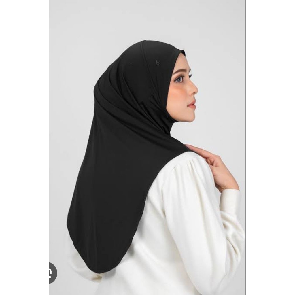 Buttonscarves active slip on