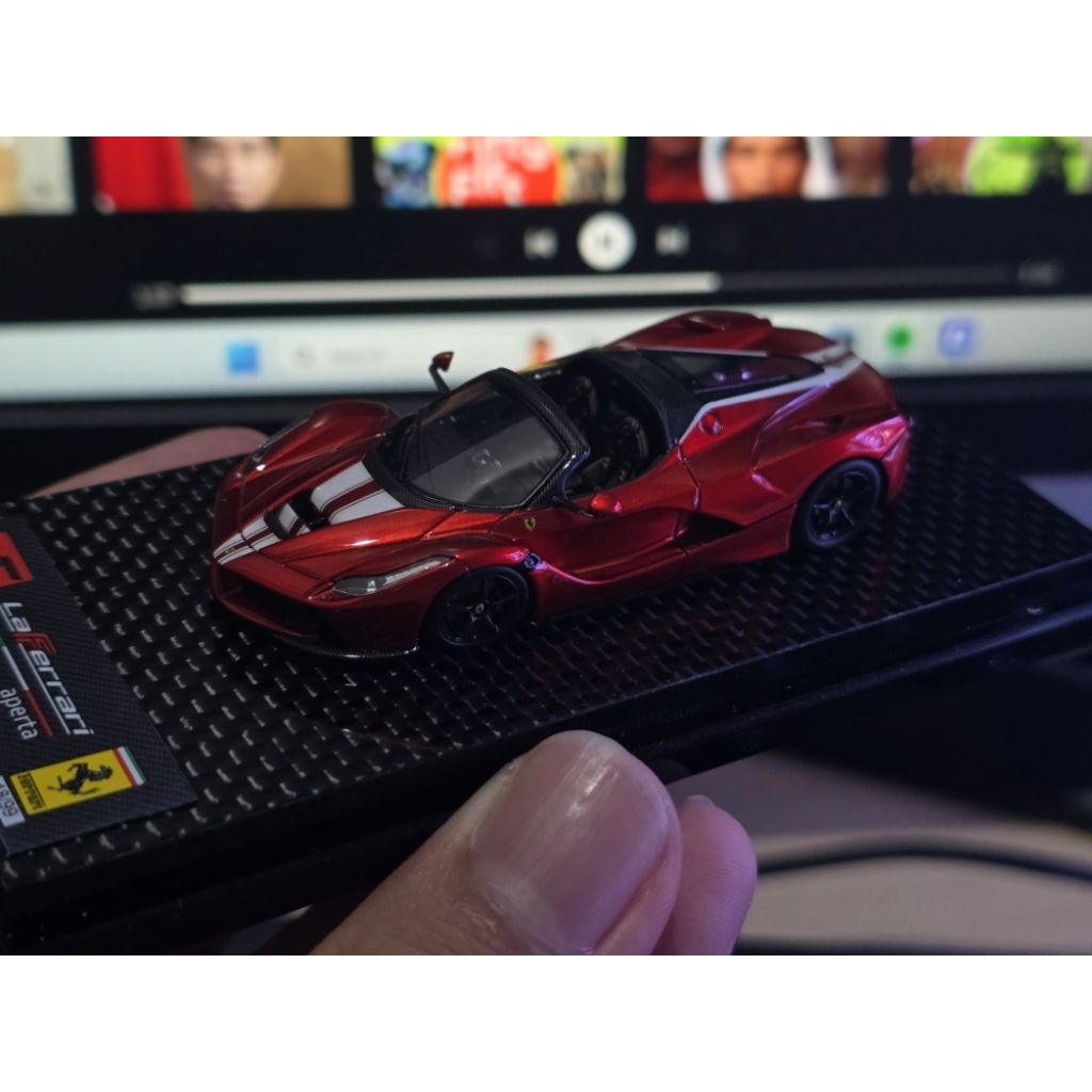 DMH Ferrari Lafrerrari