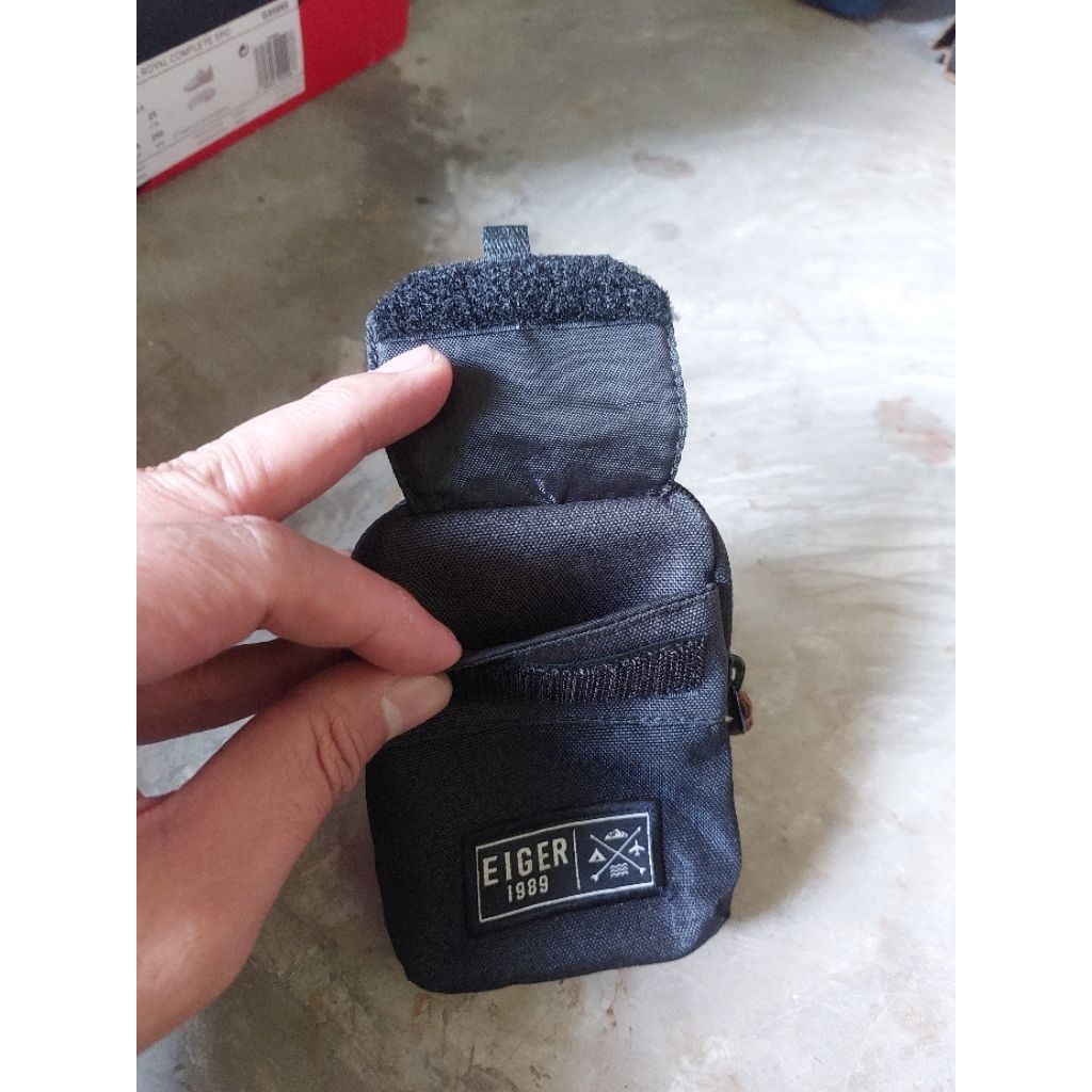 pouch tas kecil pria eiger preloved