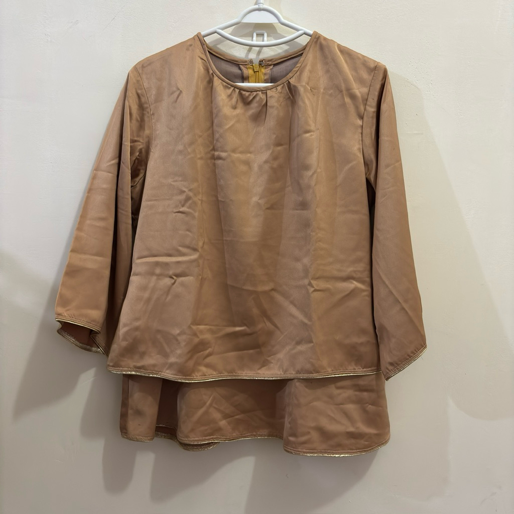 Preloved Blouse Satin