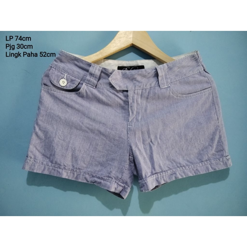 PRELOVED CELANA PENDEK BALENO SIZE M