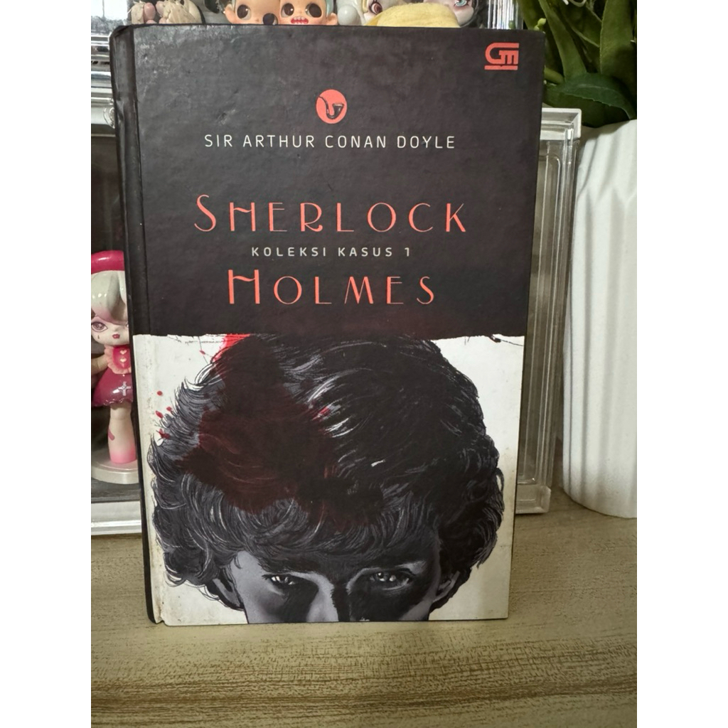 SHERLOCK HOLMES HARDCOVER KOLEKSI KASUS 1 & 2 (PRELOVED)