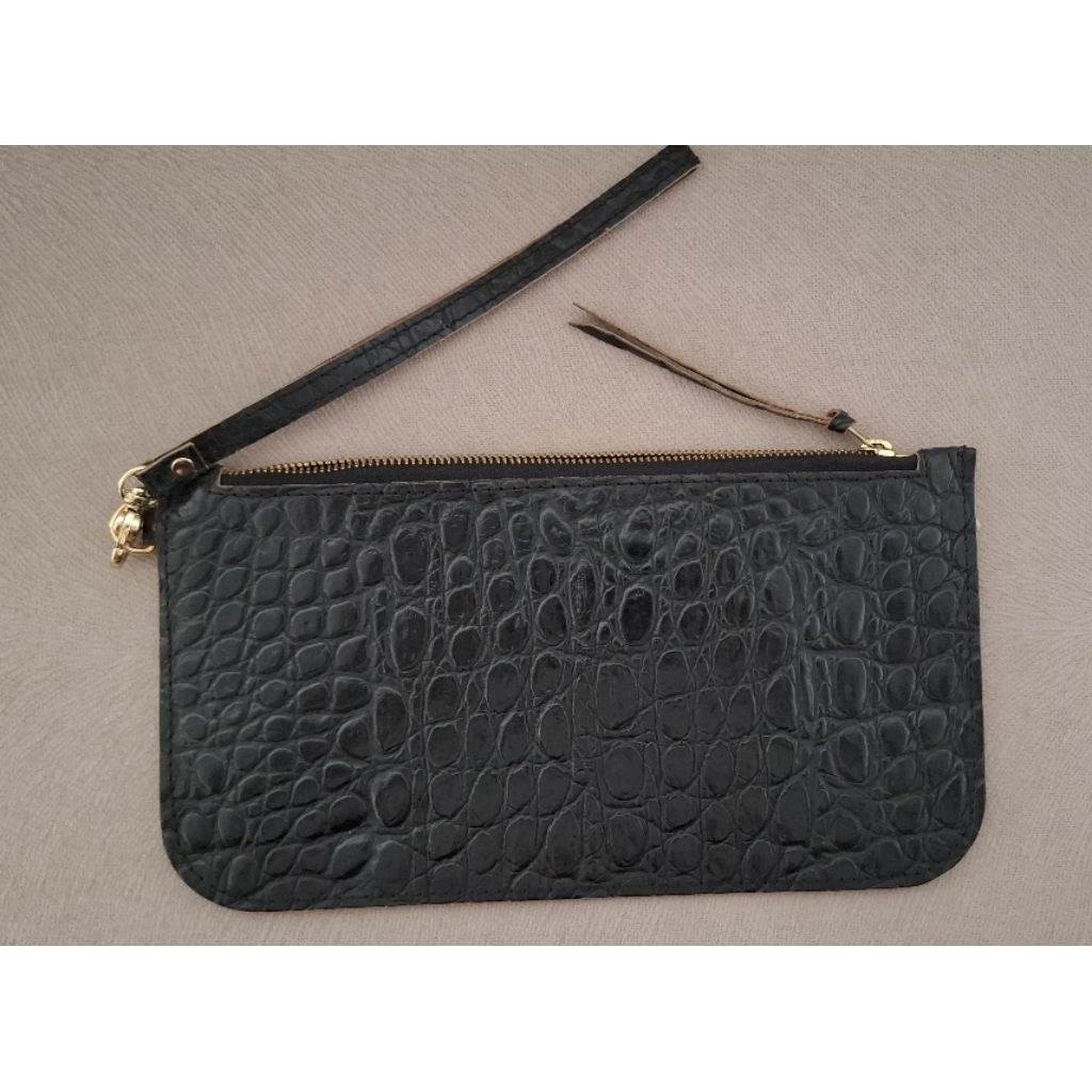 Toscano wristlet
